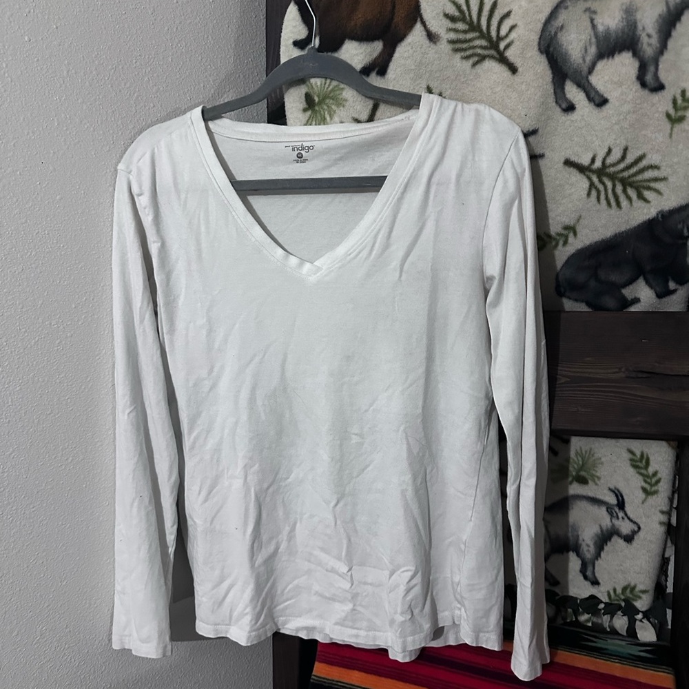 White long sleeve tee